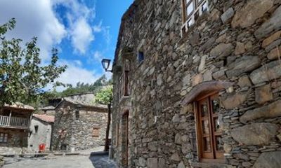 One Way Porto to Lisbon via Schist Villages with Hiking Option