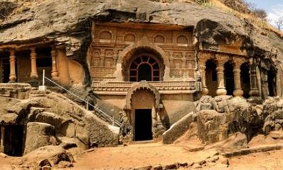 Nashik Heritage & Wine Trail with Sula Vineyards, Caves & Sunset