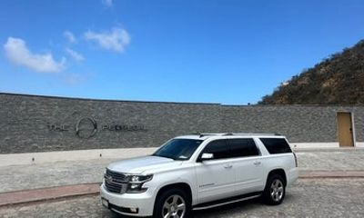 Private transfer from the airport to the tourist corridor.