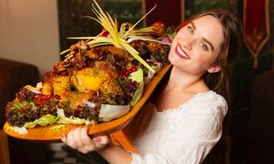 Budapest: Medieval Dinner Experience with Drinks & Live Shows