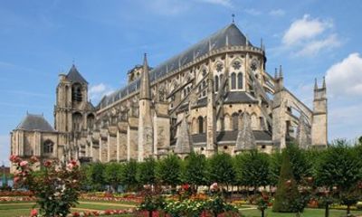 Lyon to Bourges 1 Day Private Guided Tour By Car