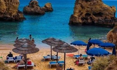 Algarve Coastline Tour with Benagil Lagos and Albufeira