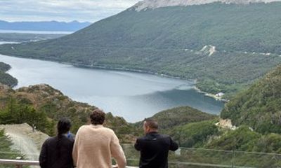 Private Experience to the Lakes of Tierra del Fuego in 4x4