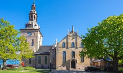 Private Food Tasting and Oslo Old Town Guided Sightseeing Tour