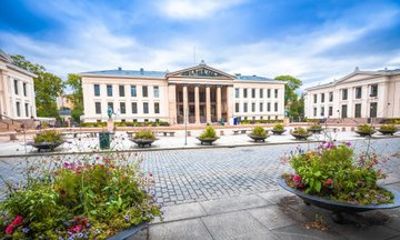 Oslo Old Town Highlights Private Guided Walking Tour