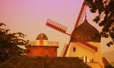Solvang Sunrise Danish Breakfast and Walking Experience