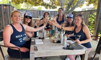 Monterey Carmel Valley Wine Tour in Vintage VW Kombi Bus