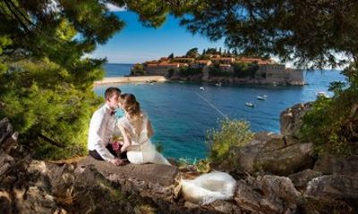 Private Professional Photoshoot in Budva with a Local