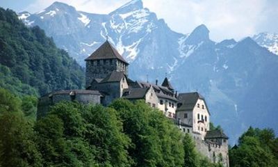 4 Countries plus Swiss Chocolate Austria Germany and More