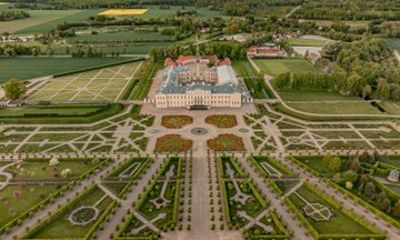 Vilnius to Riga Private Sightseeing Transfer & Tour