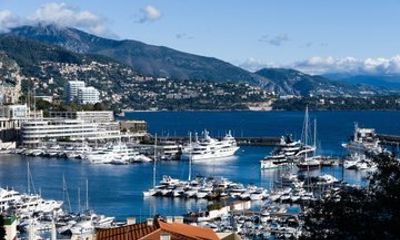 Monaco Shore with Changing of the Guard Private Excursion