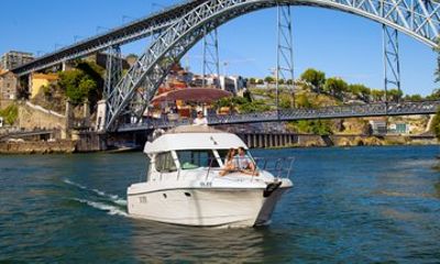 Porto Private Luxury Yacht Cruise 7 Bridges Sunset Option