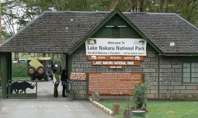 One Day Tour to Lake Nakuru from Nairobi 4WD Vehicle