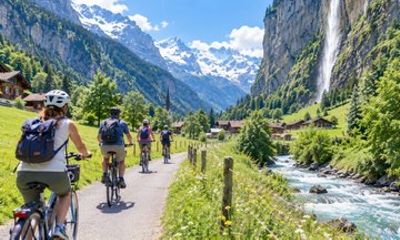 From Interlaken: Lauterbrunnen Valley Bike Tour with Swiss Picnic
