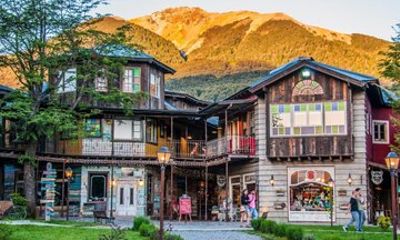 Bariloche Circuito Chico Trekking and Colonia Suiza Tour