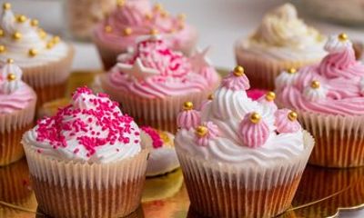Fun Cupcake Decorating Class with a Local Chef in Washington D.C.