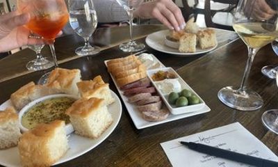 Wine Tasting in Kansas City at Amigoni Winery