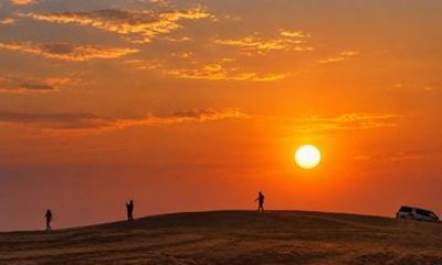 Doha: Sunset Desert Safari and Inland Sea