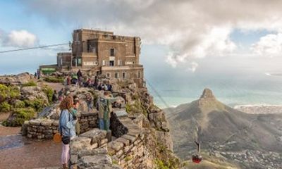 Full Day Bo Kaap, Table Mountain and Constantia Wine Tour