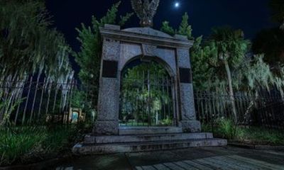 Savannah Haunted Squares Self Guided Ghost Tour