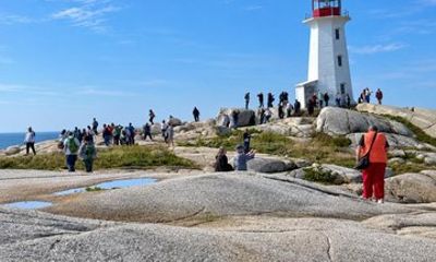 Scenic Peggy’s Cove Tour from Halifax
