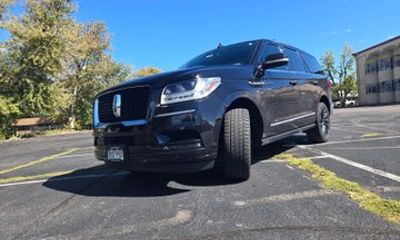 Private SUV Transfers in Denver and Colorado