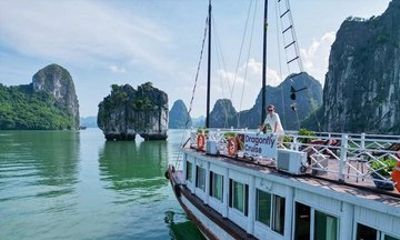 4-Hour Ha Long Bay Half-Day Cruise with Lunch I Shore Excursion