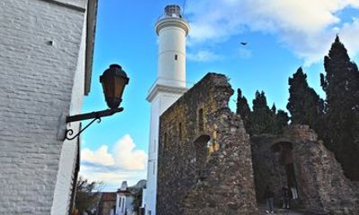 Full Day in Colonia del Sacramento with Local Guide
