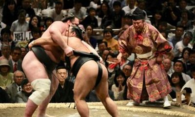 Grand Sumo Tournament Tickets and Tour in Tokyo with Local Guide