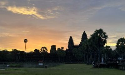 Sunrise Tour of Angkor Wat with Italian Guide Bayon and Ta Prohm