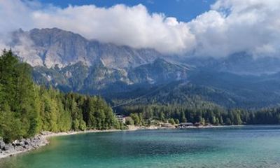 Munich to Zugspitze and Garmisch Mercedes Tour