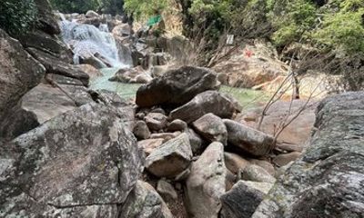 Ba Ho Waterfalls Trekking Climbing and Swimming Tour