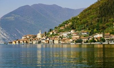 Private Bergamo Monte Isola Franciacorta Wine Tour