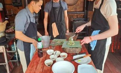 Lao Cooking Class Cruise in Luang Prabang
