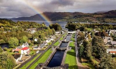 Private Loch Ness Tour Urquhart Castle Falls and Scenic Views