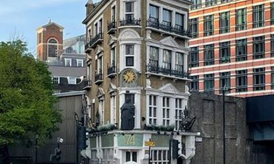 Londons Walking Tour Ale Ink and Justice