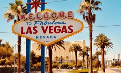 Las Vegas Highlights Tour Iconic Landmarks and Fremont Street