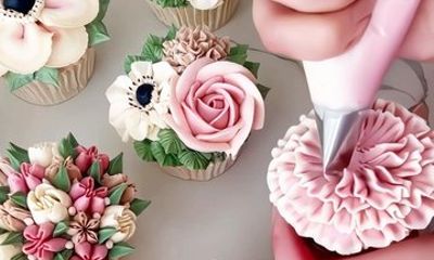 Beginner Cupcake Decorating Class Buttercream Flower Piping