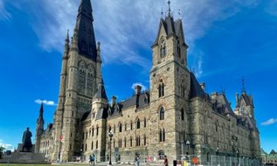 Ottawa Private Guided Sightseeing Tour with Hotel Pickup