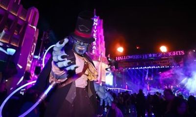 Universal Studios Halloween Horror Nights Ticket and App Tour
