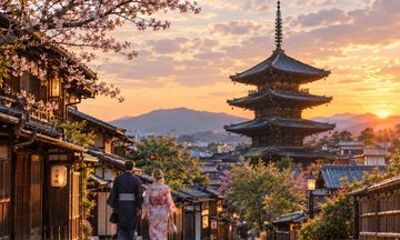 Kyoto Private Tour: Kimono,Sake, Kyudo, Kaiseki and Fushimi Inari