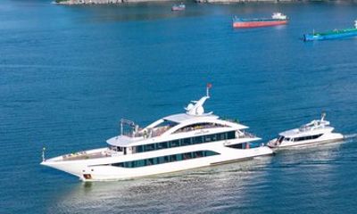 Leona 7 Hour Ha Long Bay Luxury Cruise and Sightseeing Tour