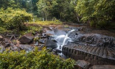 Siem Reap to Banteay Srei and Kbal Spean Private Day Tour