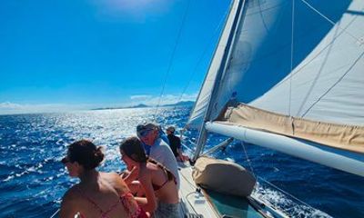 Full-Day Sailing and Snorkeling Excursion to Les Saintes