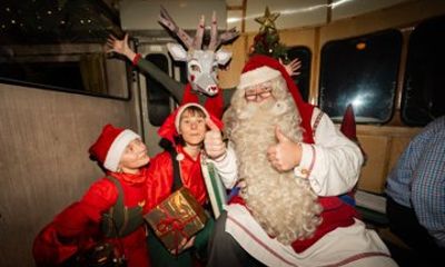 Rovaniemi Dinner with Fire Show and Santa Claus Experience