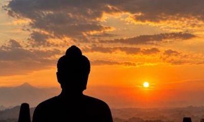 Yogyakarta: Borobudur Sunrise & Prambanan Sunset Tour in one day