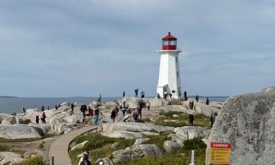 Peggys cove and Titanic Cemetery Guided Tour