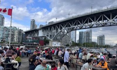 Seattle to Vancouver Private and Round Day Trip City Highlights