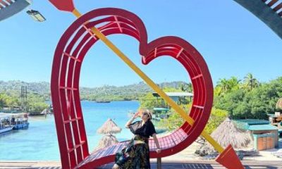 Roatan Little French Key Day Pass with Round Trip Transportation