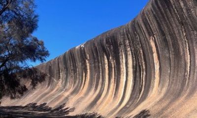 Wave Rock and Tin Horse Highway Day Trip from Perth